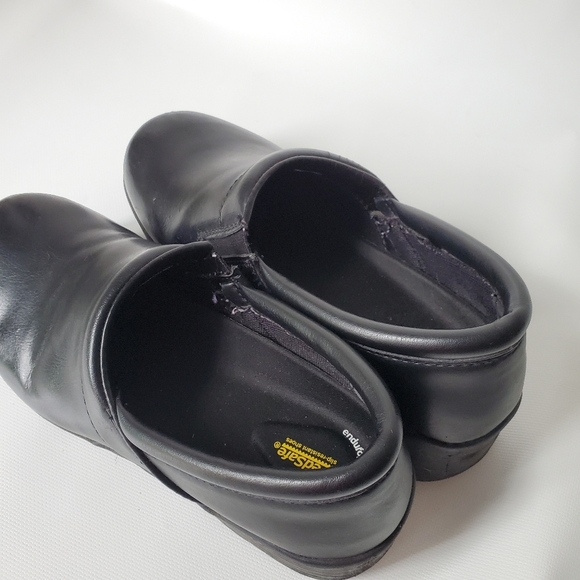 Tredsafe Oil & Slip Resistant Leather Work Clogs - Picture 11 of 13